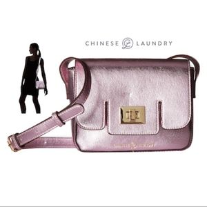CHINESE LAUNDRY Metallic Turnlock Crossbody bag